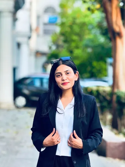 A moment of reflection between court proceedings. The architecture of these buildings reminds me of the long history of law, and my role in its modern practice.