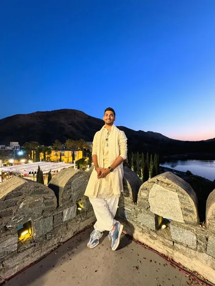 My outfit for a 'Banno Ki Saheli' event. Rocking a traditional look against a beautiful destination wedding backdrop in Udaipur.
