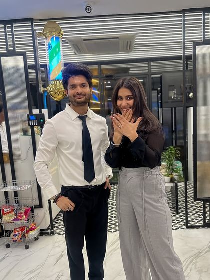 Another shot with Nayab Midha, showing off her beautiful new nails. It was a pleasure creating a look that would last throughout her international tour.