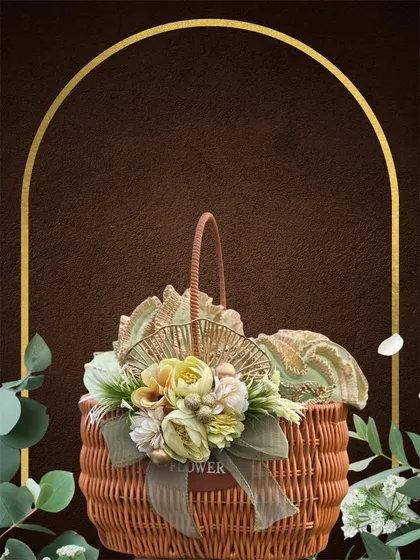 This multipurpose rattan style basket with a handle is another versatile option for your gifting needs. Here, it is decorated with a beautiful arrangement of fans and flowers, ready to be filled with goodies.