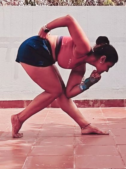 Richa Kumar - Yoga for Strength, Flexibility & Power Deep Flexibility: Heart & Hip Openers photo 29