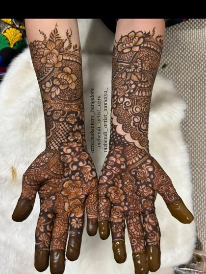 Azra Mehendi - Mehendi Artistry Full Bridal Mehendi photo 26