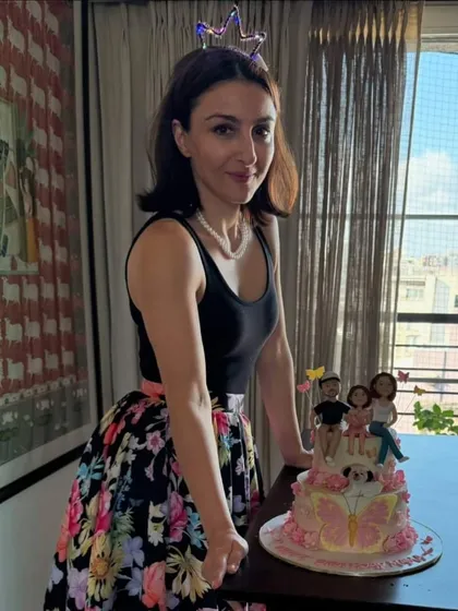 The beautiful Soha Ali Khan posing with her custom family-themed birthday cake. I even made it a healthier version, proving that you don't have to compromise on taste or art.