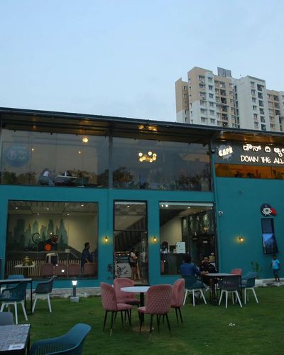 Comic-Themed Café & Dining
