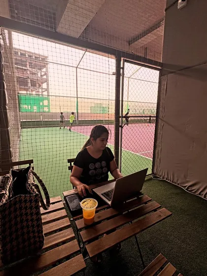 You can be productive while your child trains. Our Parents' Pavilion provides a quiet workspace with a direct view of the courts, so you don't miss a thing.