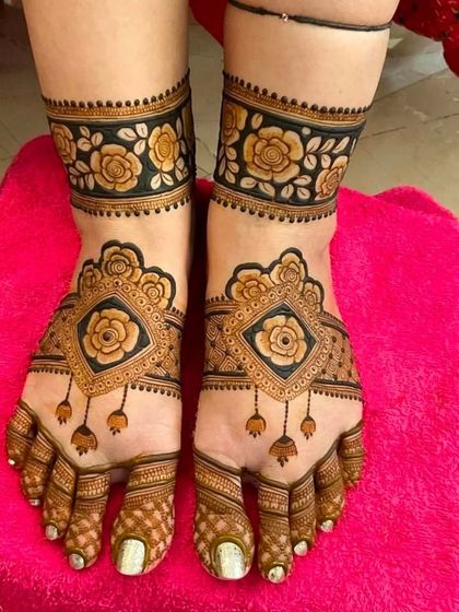 Vijay Singh - Special Occasion Mehandi Bridal Feet Mehndi photo 4