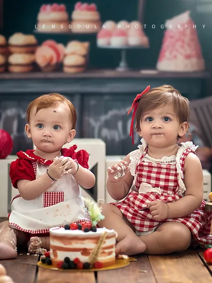 These two little bakers couldn't wait to get their hands on the cake! A cake smash session with twins is a recipe for adorable chaos and the sweetest pictures.