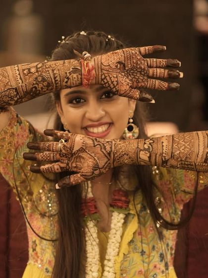 Khushi Jain - Professional Mehendi Artistry Happy Clients & Memories photo 6