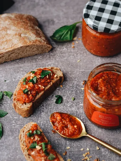 This rustic shot of marinara sauce on freshly baked bread was for a brand of Italian goods. The styling aims to convey a sense of homemade quality and authentic flavor.