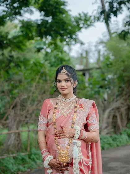 A simple yet elegant look for a baby shower. This client is wearing a minimal set of my fresh floral jewellery, perfect for an intimate celebration.