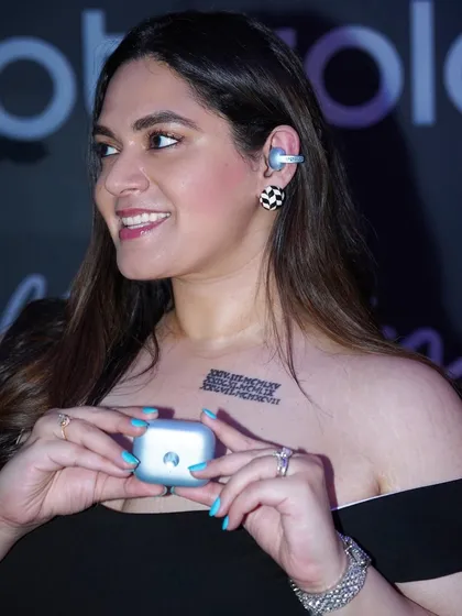 Partnering with Motorola and Swarovski was a perfect fusion of fashion and tech. For this launch, I created content that positioned the Moto Buds not just as an electronic device, but as a statement accessory. This is how I help brands tell a bigger story.