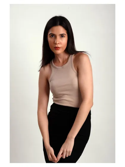 Another pose from the same shoot, offering a slight variation for catalog use.