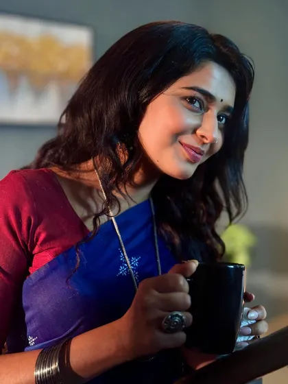 A camera-ready look for actress Shivani Mundhekar on the set of the 'Muramba' serial. The goal was a natural, glowing finish that looks perfect under studio lights and on HD screens.