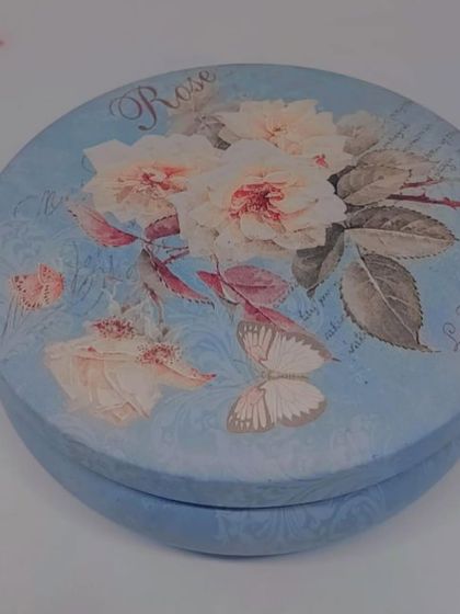 Scented Jar & Tin Candles photo 11