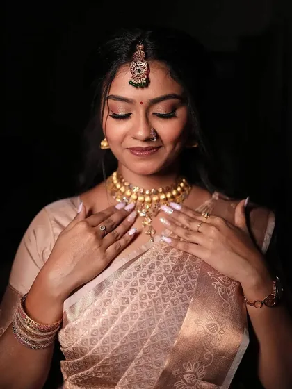 A soft and dreamy engagement look. The focus is on the eyes, with a beautiful eyeshadow blend and a subtle glow on the skin.