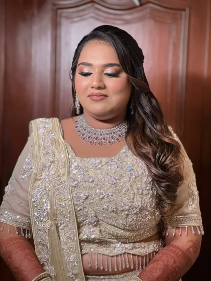 Another angle of the beautiful eye makeup, perfect for an evening event.
