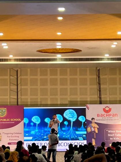 This shot from our Kishangarh seminar shows me explaining the power of the subconscious mind. We use powerful visuals on our big screens to help the audience understand complex brain science concepts in a simple, engaging way.