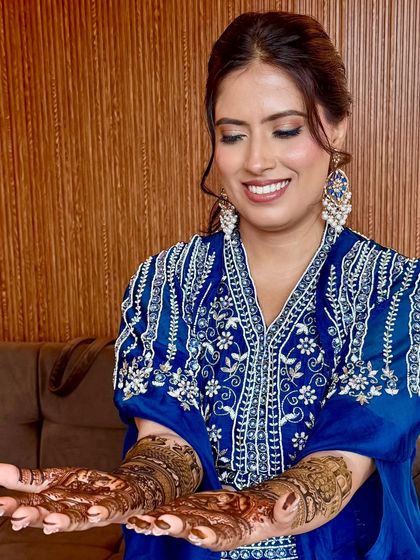 Vibrant Haldi & Mehendi Looks photo 8