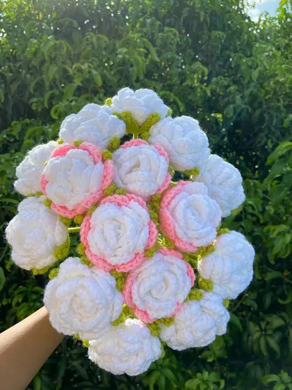 Another shot of the pretty pink-and-white rose bouquet.