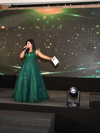 In action hosting a Partners’ Meet for MSD Pharmaceuticals. I am experienced in hosting events for the pharmaceutical industry.