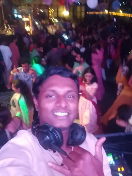 It's all about the connection with the crowd. I love getting a view like this, with everyone lost in the music and having a great time.