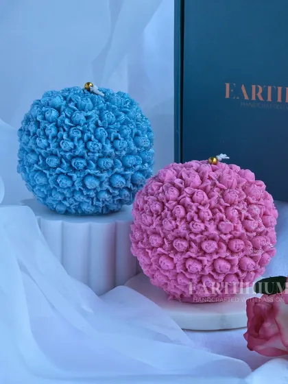 This sky blue and pink combination is so dreamy and calming.