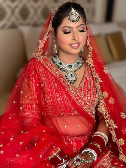 Traditional Red & Pink Bridal Looks photo 13