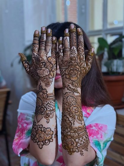 Z4 Studios - Special Occasion Henna My Signature Florals (The 'Floral Queen') photo 20