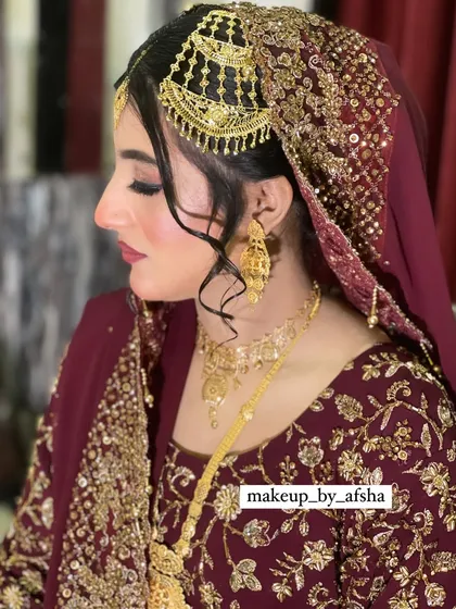 Another angle of this stunning Hyderabadi bridal look. The contouring and highlight are done perfectly to enhance her features under any lighting.
