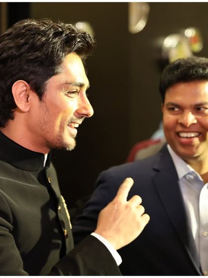 Sharing a laugh with actor Siddharth at the Filmfare awards. It was a memorable evening celebrating style and connecting with friends, old and new.