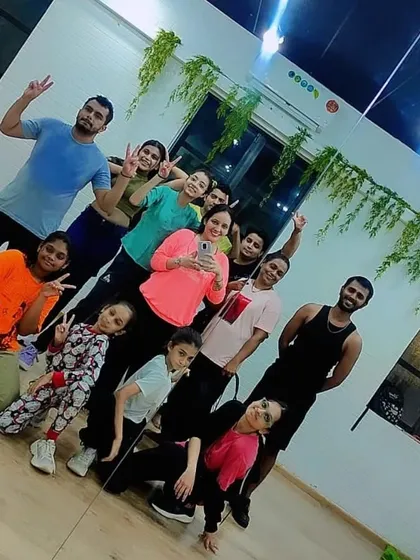 The whole gang together! A picture of our diverse and energetic weekend batch.