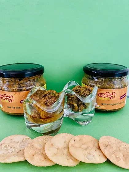Another beautiful collaboration post showing my Aam ka Achaar and Adrak Lehsun Mirch ka Achaar served with mathris. A perfect tea-time snack.
