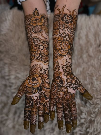 Z4 Studios - Special Occasion Henna My Signature Florals (The 'Floral Queen') photo 13