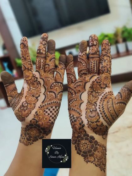 A classic design featuring mandalas and checkerboard patterns, a timeless choice for any festive occasion.