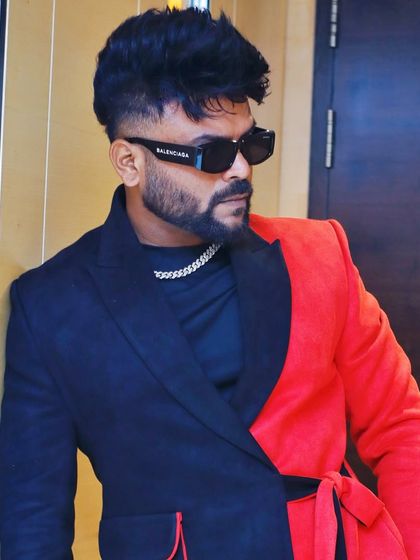 The Showman's Wardrobe photo 24