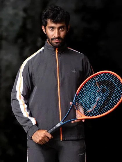 A professional look from my photoshoot with HEAD. I can advise on performance apparel that keeps you comfortable and focused during your matches.