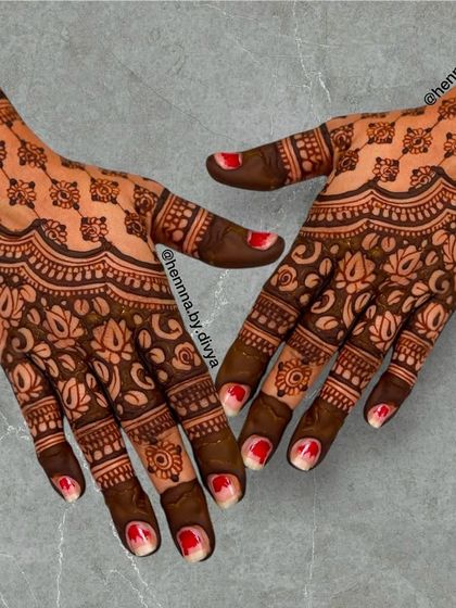 Elegant Back Hand & Minimalist Art photo 36