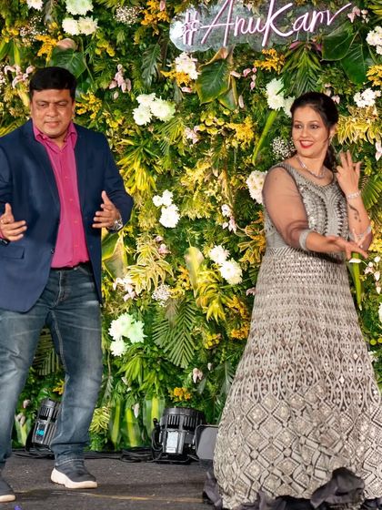 A dynamic pose from a family couple's dance. It's great to see everyone getting into the spirit of the sangeet.