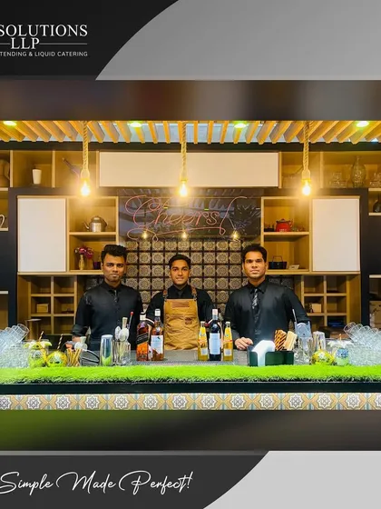 Our dynamic team of bartenders ready to elevate a house party experience with delicious, perfectly crafted cocktails.