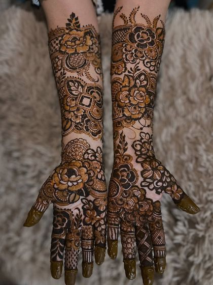 Z4 Studios - Special Occasion Henna My Signature Florals (The 'Floral Queen') photo 14