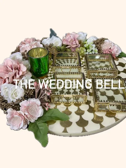 Introducing our exquisite Ginni Tray, perfect for presenting gold coins or jewelry at wedding functions and festivities.