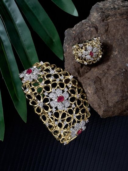 Detailed Jewelry Photography photo 3