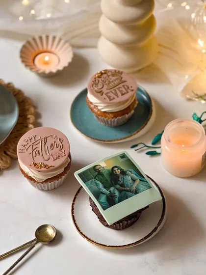My limited-edition cupcake trio for Father's Day, featuring toppers with an edible photo, "Best Dad Ever," and "Happy Father's Day." This is a truly personalized and heartfelt gift.