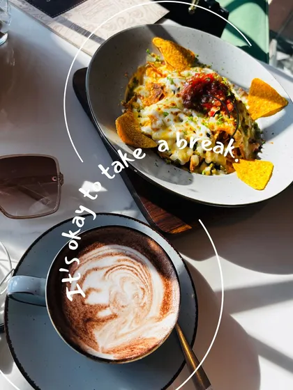 My 'solo date' content captures the aesthetic of quiet, personal moments. This is an ideal format for naturally placing products like books, skincare, or cafe items into a relatable, aspirational lifestyle narrative.