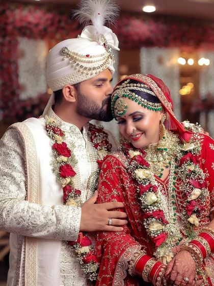 Romantic Couple Portraits (Wedding Day) photo 19