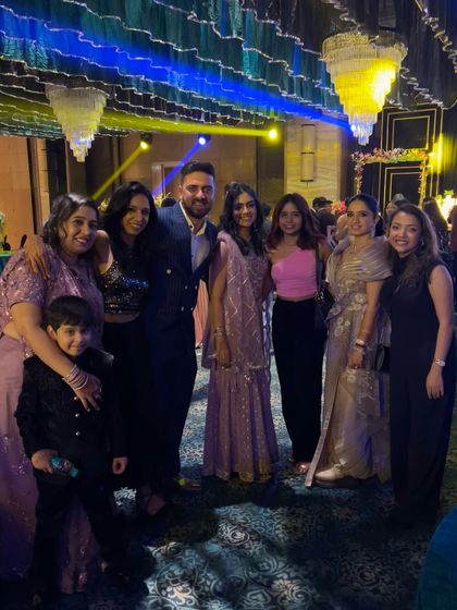 A big happy family picture. We love being part of these joyous celebrations and making memories with everyone.