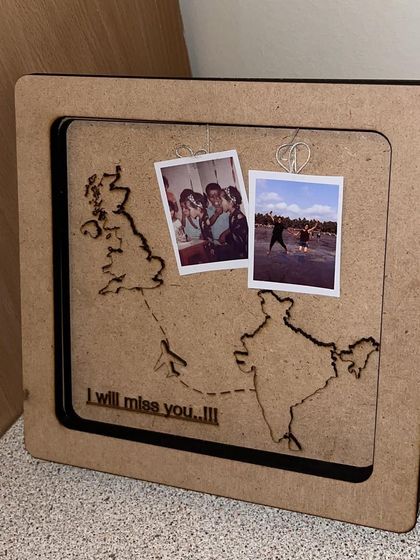 Another version of the long-distance map frame, this time for someone moving from India to the UK. A thoughtful see-off gift to remind them of home.