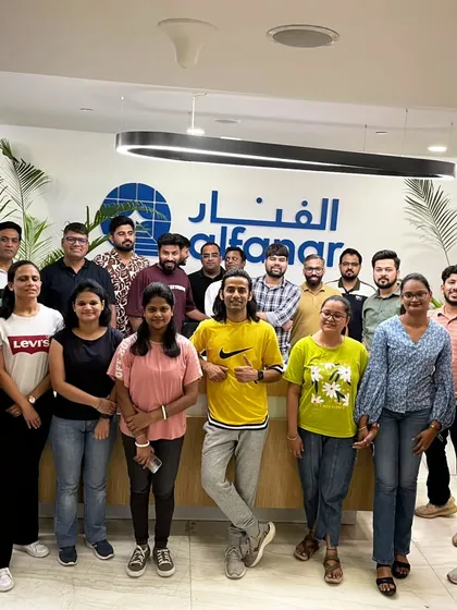 A happy team after a great session. This is my goal every single time. We sweat, we laugh, and we finish with a powerful sense of togetherness. Thank you to the fantastic team at Alfanar.