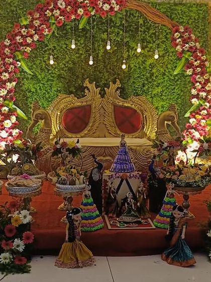 Siri - Custom Gift Hampers & Return Gifts Grand Event Displays photo 26