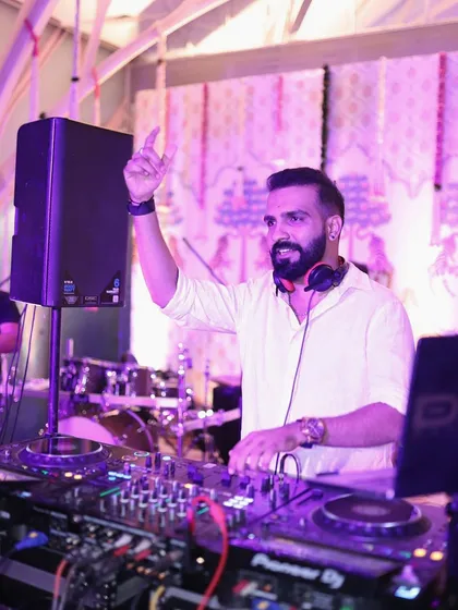 From the wedding hustle to the dance floor rush, I bring the energy everywhere. Here's a look at a beautiful wedding event with decor by A New Knot.